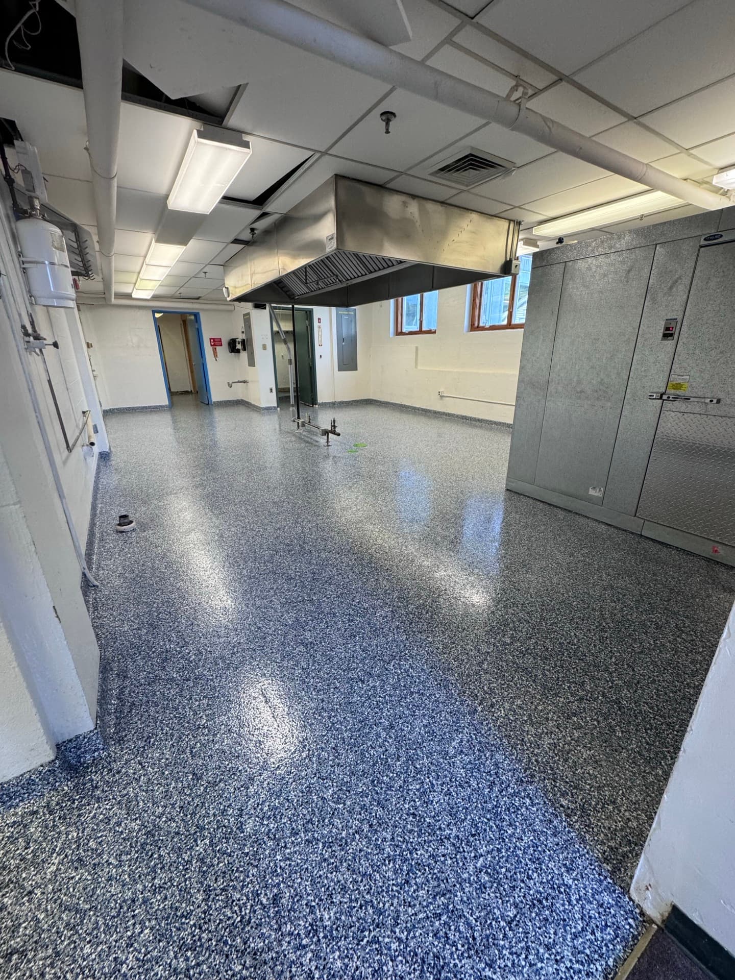 Acrylic flake floor
